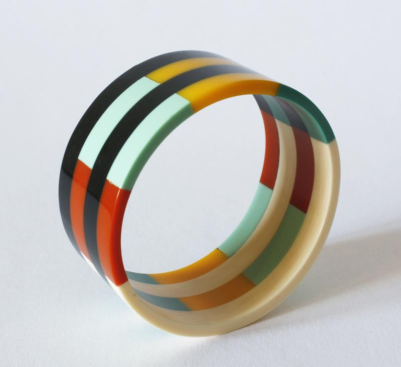 Vintage Mod Lucite Stripe Bangle
